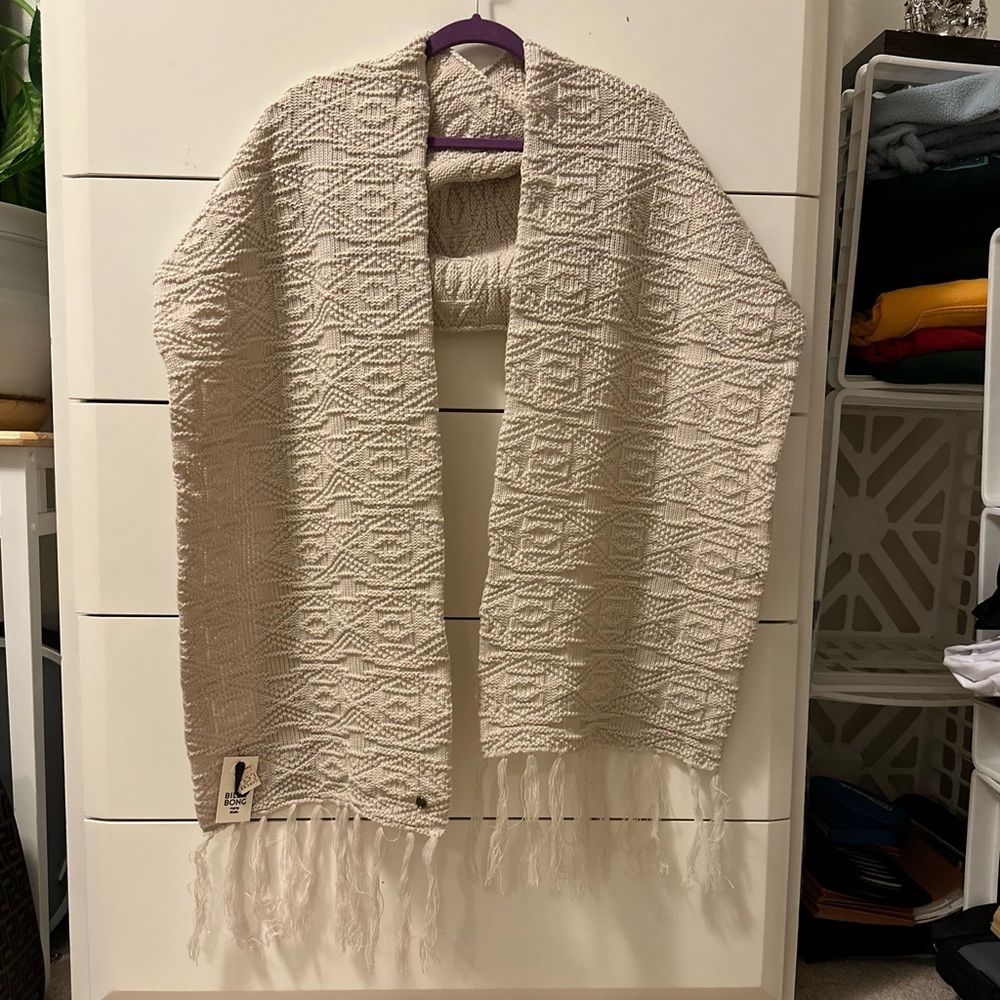 Billabong oversized beige cream scarf
